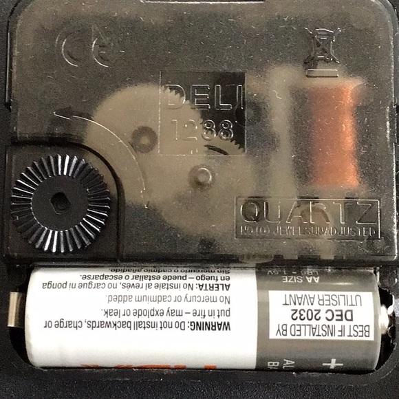 🚘Mercedes-Benz Wall Clock- Limited Edition. Last of kind. Rare. Collectors item🚘 - Picture 4 of 6